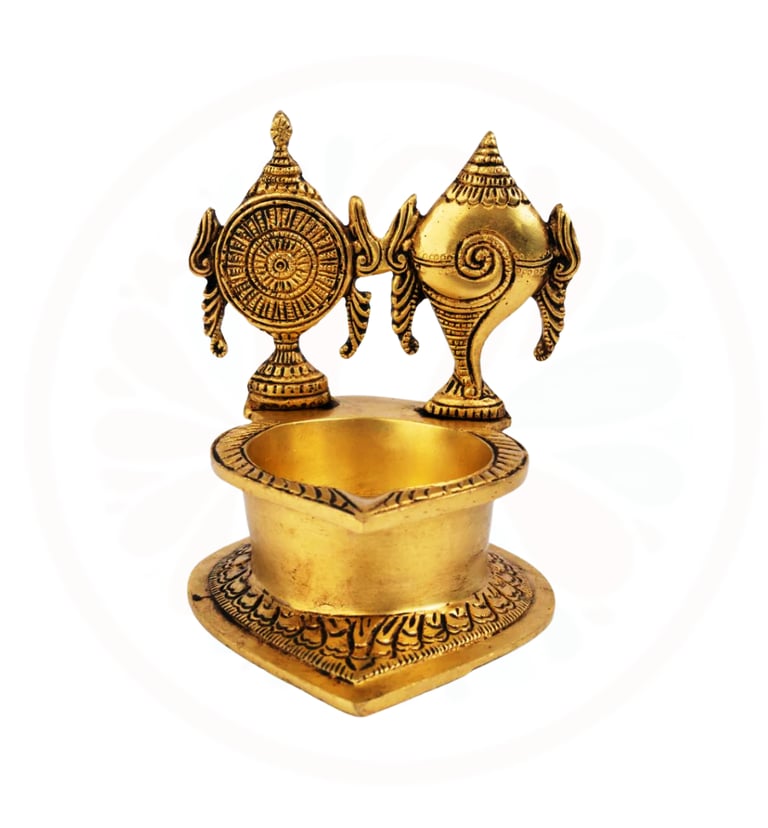 #BrassDeepak #DiyaDecoration #BrassDiya #TraditionalLighting #BrassLamp #DiwaliDecor #HomeDecor #Ind