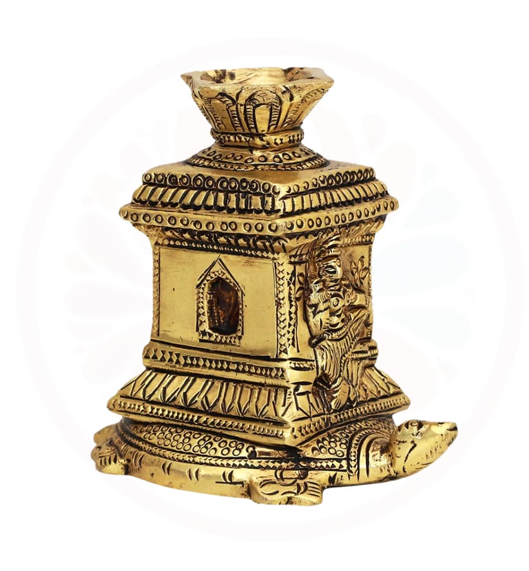 #BrassDeepak #DiyaDecoration #BrassDiya #TraditionalLighting #BrassLamp #DiwaliDecor #HomeDecor #Ind