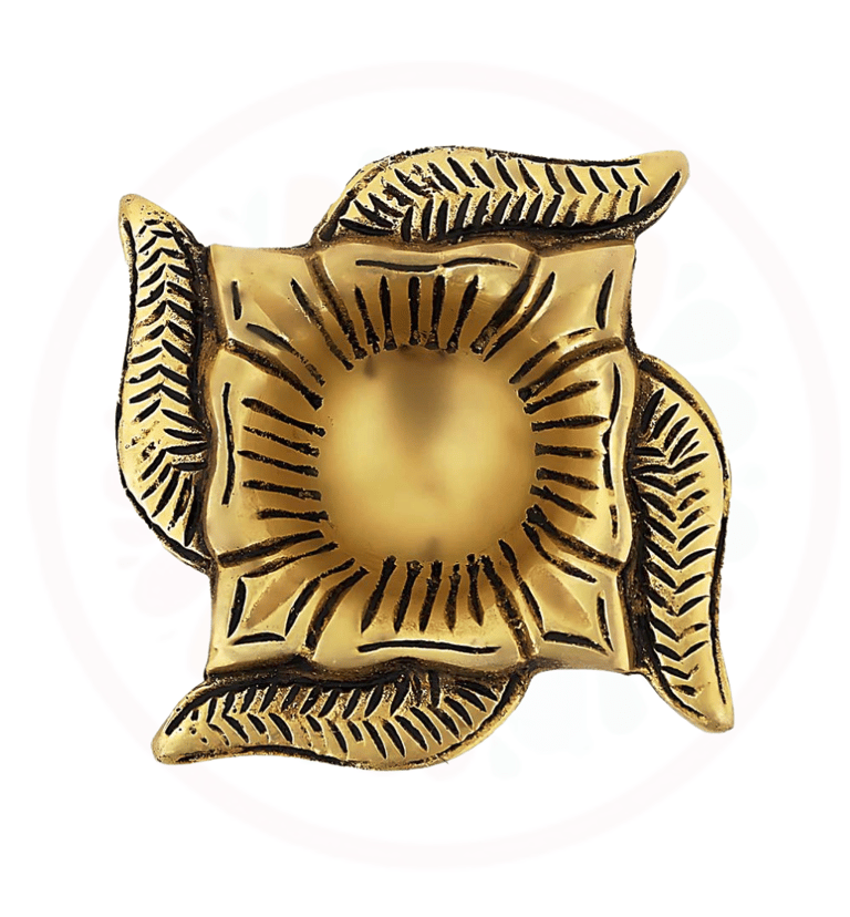#BrassDeepak #DiyaDecoration #BrassDiya #TraditionalLighting #BrassLamp #DiwaliDecor #HomeDecor #Ind