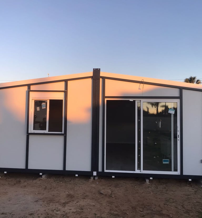 casa prefabricada con pannel Sándwich