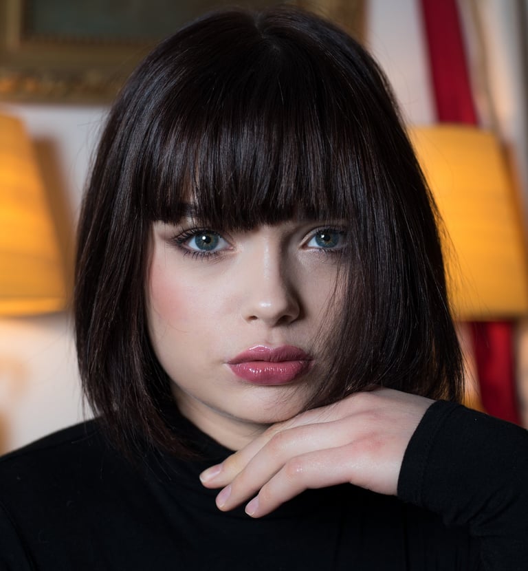 a woman with a black shirt and a black shirt