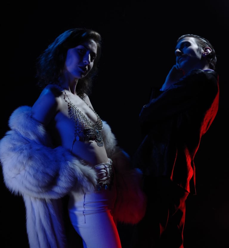 Portrait de LOCA et Greg Elkouby dans une lumière luxueuse