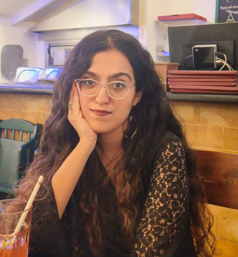 Riya Asrani - Human Website Copywriter