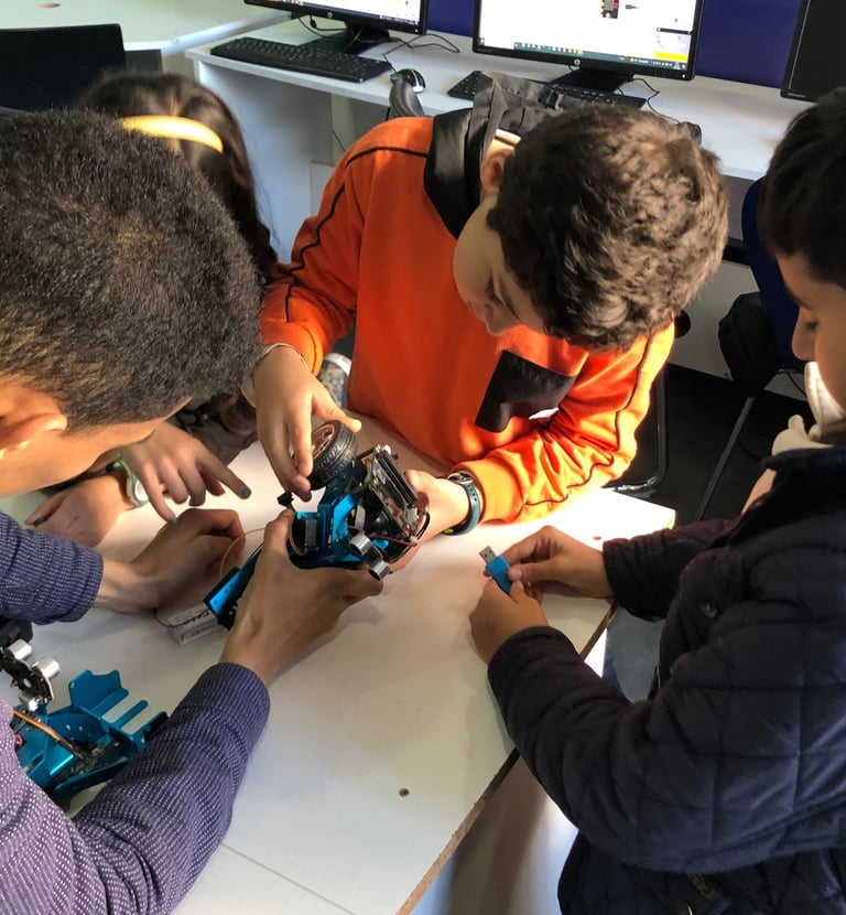 stages vacances de robotiques à casablanca 2024 tem work