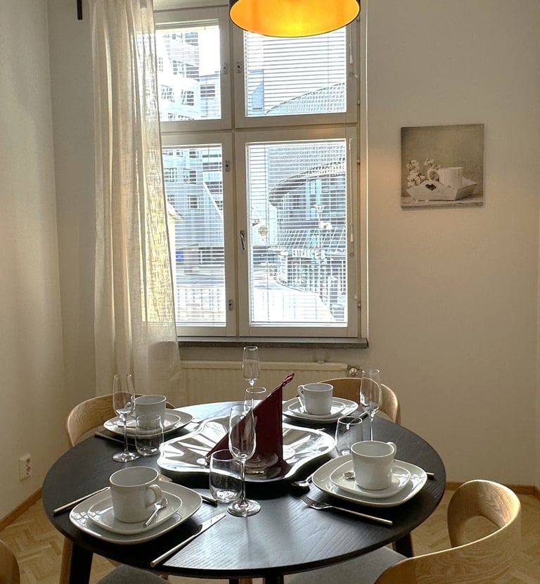 Keittiön pienempi pöytä