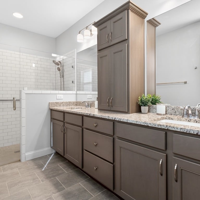 red-rocker-athens-primary-bath