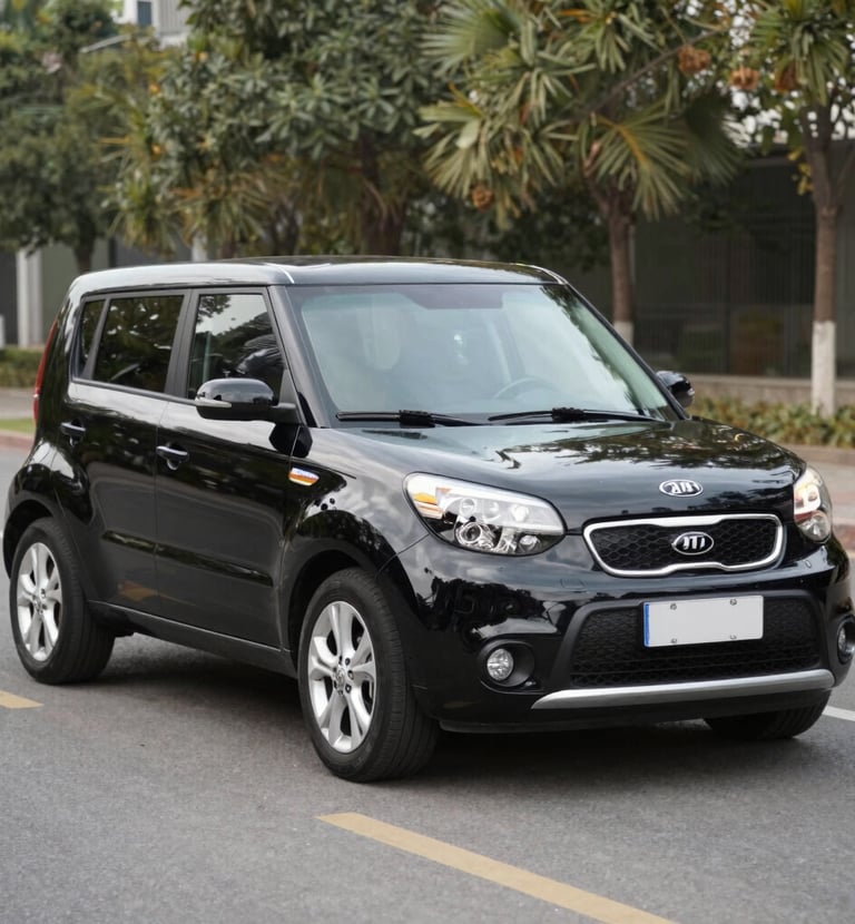 A gig worker delivering food with a bright insulated bag, stepping out of a familiadrive rental vehicle.