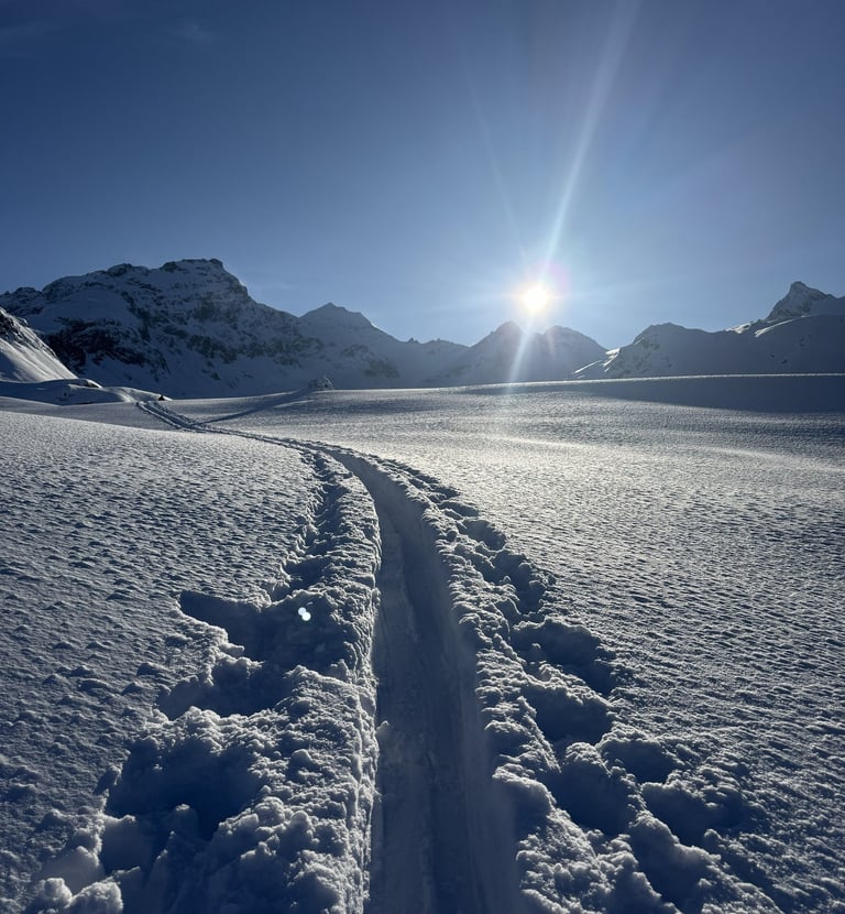 Mont Blanc con esquís, 4.810m. Huella esquí de montaña
