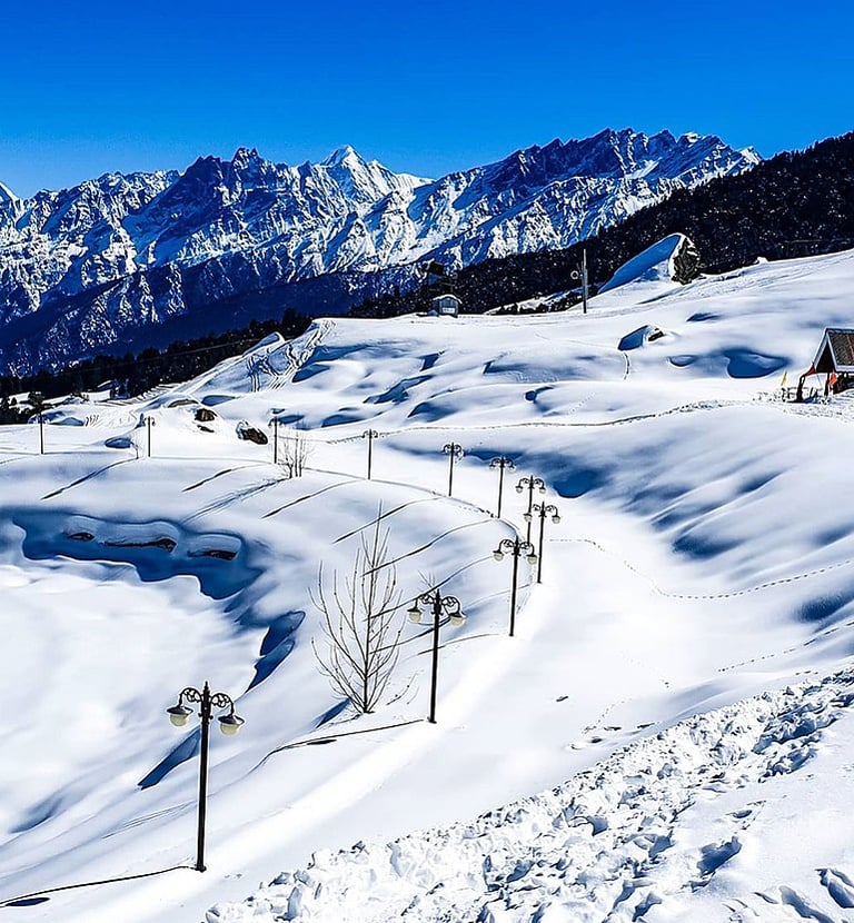 Snowfall in Auli at Uttakhand 