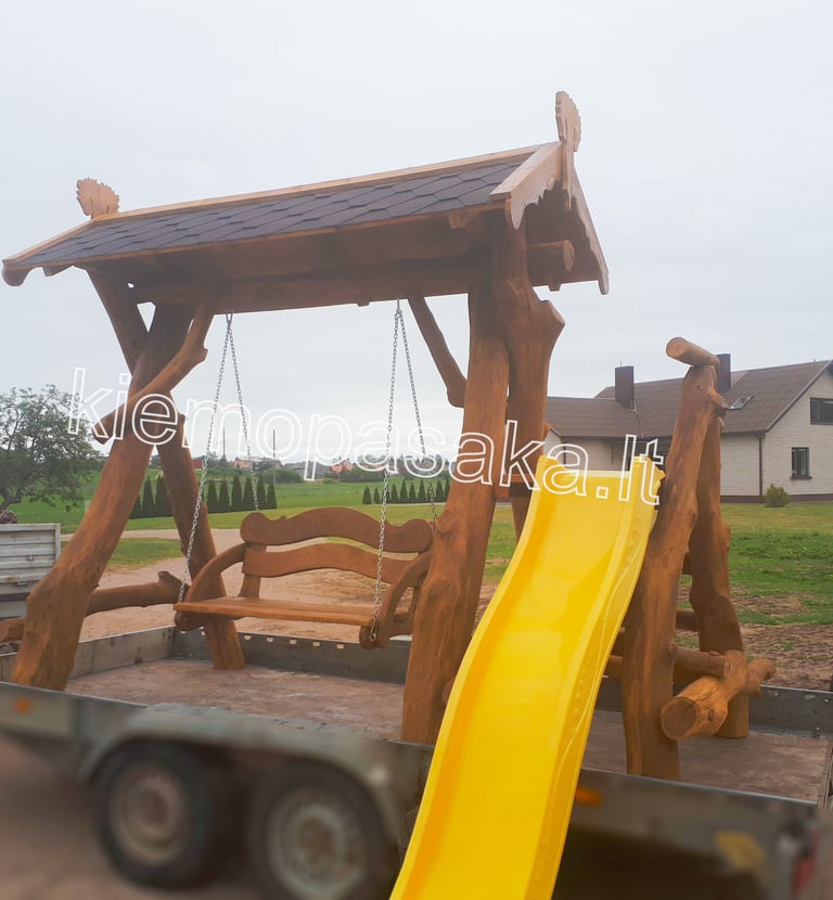 medinė supynė su čiuožykla