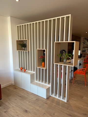 Installation d'un claustra sur mesure à Morteau LR Agencements Besançon Franche Comté