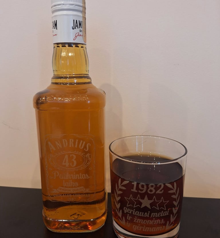 Graviruoti daiktai įvairiom progom. Panevėžys. Dovanos