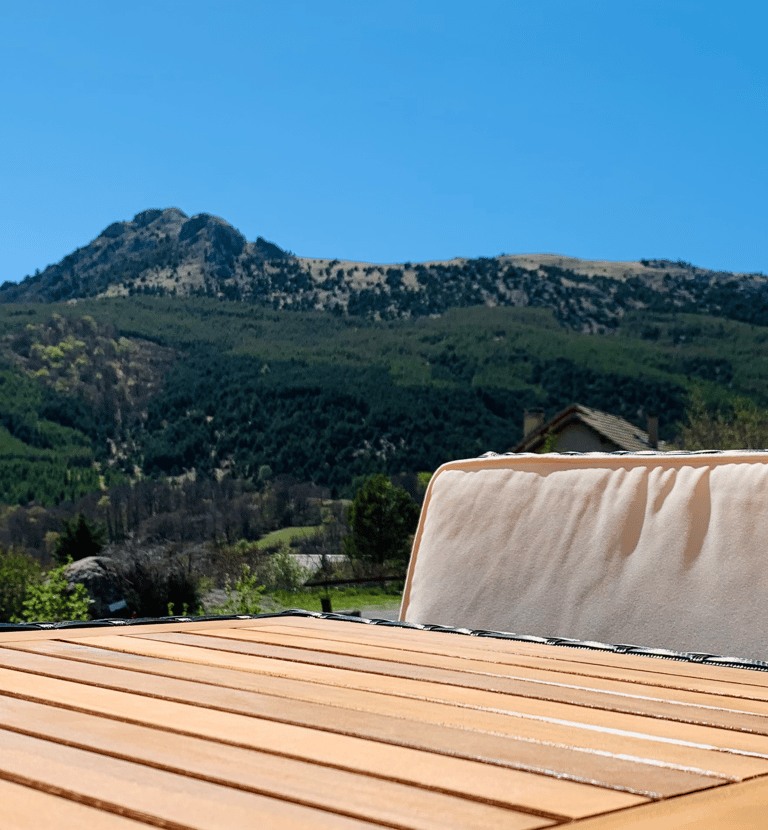 table terrasse face montagne