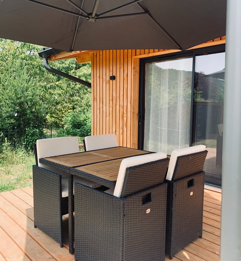 salon de jardin gîtes céüse Lodges avec spa