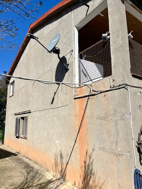 Renovación de fachada principal en vivienda unifamiliar en Castellbisbal