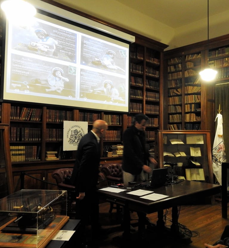 Conferencia de Marcelo Castelo y Guillermo Elías en la sociedad científica Argentina.