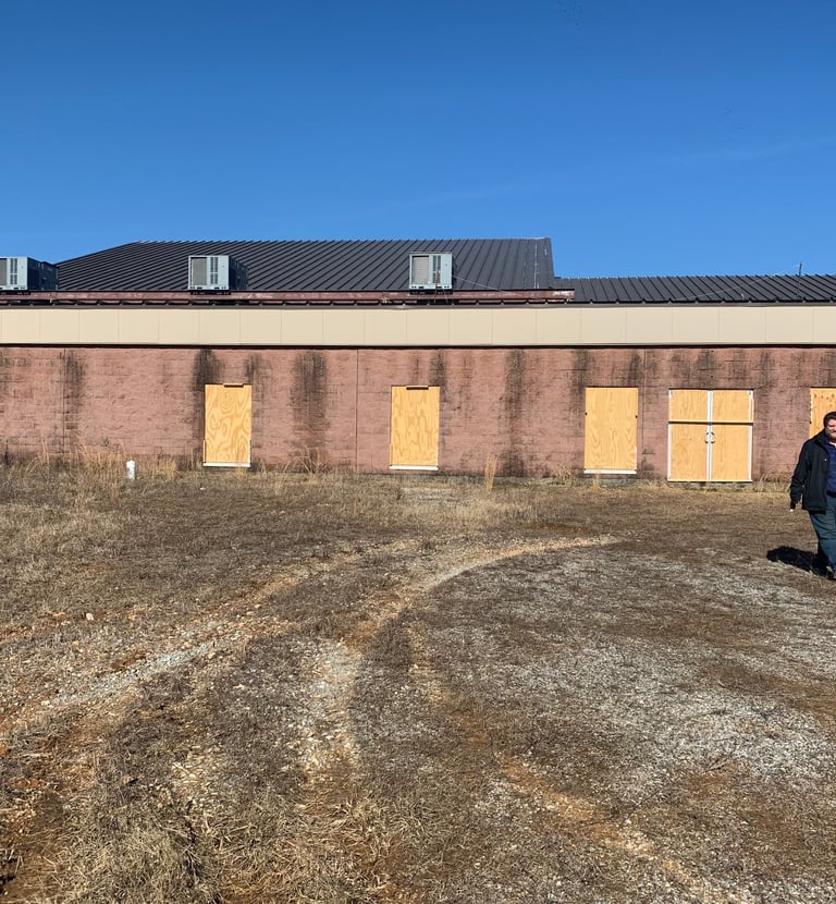 Side veiw of building we are praying for.