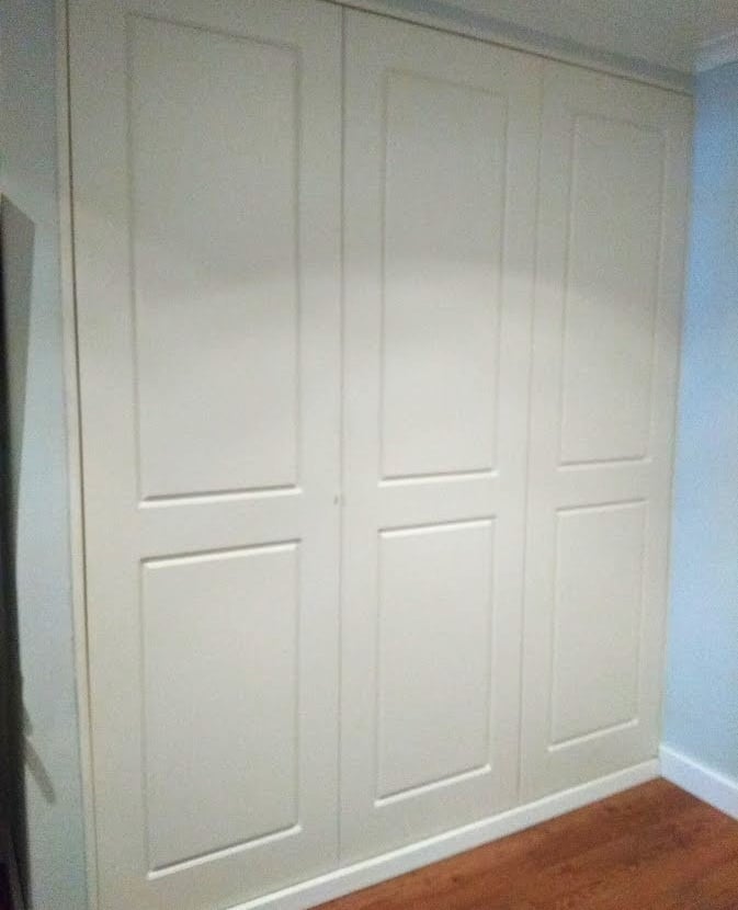 Roupeiro portas de almofada, roupeiros em Oeiras, Carpintaria em Oeiras
