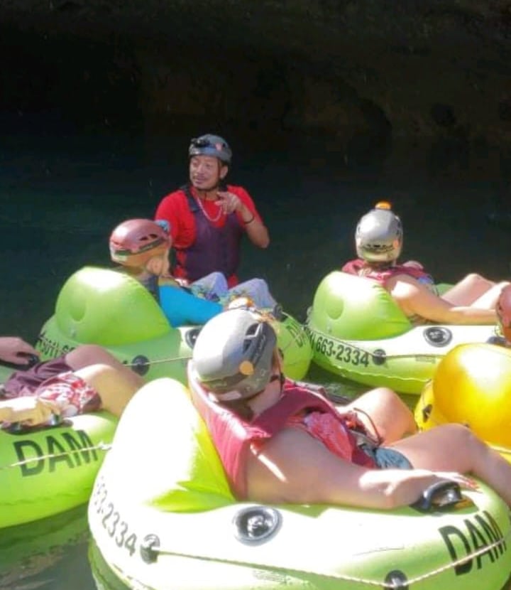 Fernando knowledgeable tour guide, Jaguar Paw cave and Jungle Expedition