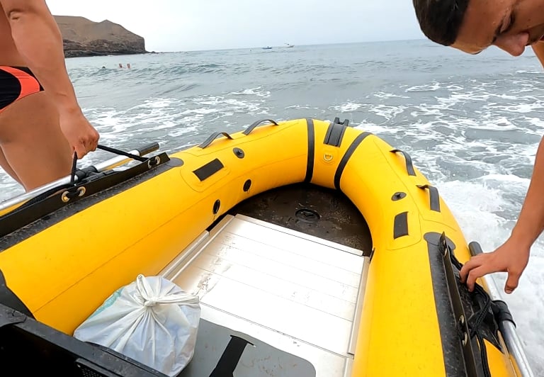 Una neumática 240 metros entrando al agua