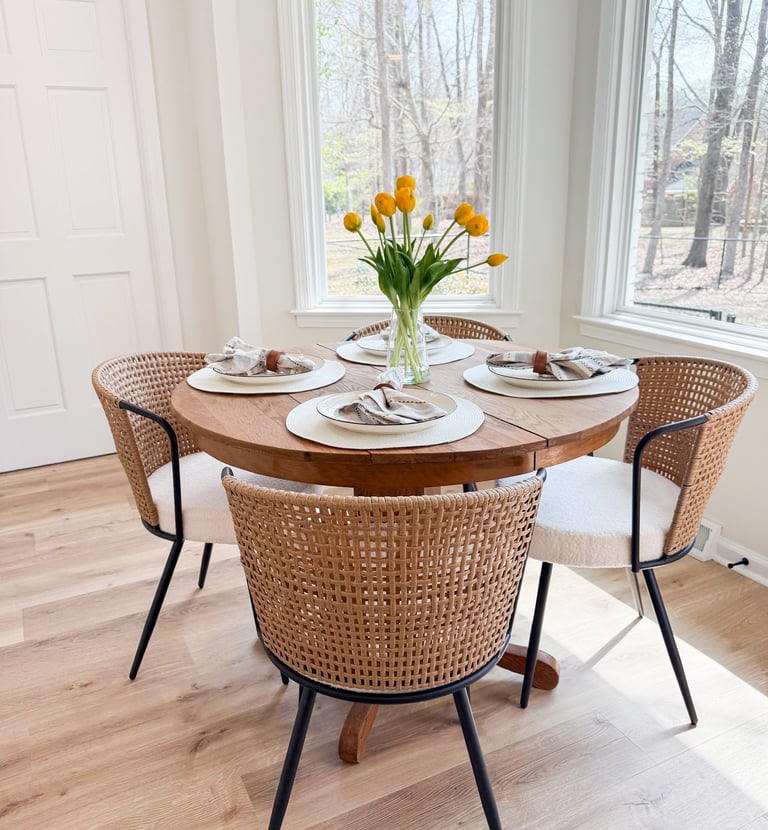 breakfast nook staging house