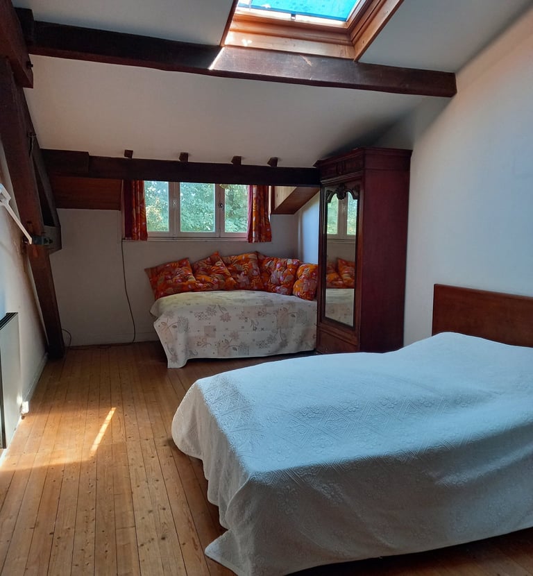 Frankrijk -Sud-Ouest- Nouvelle-Aquitaine -Gironde eerste verdieping - de velux kamer1