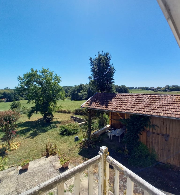 Frankrijk -Zuid-West- Nouvelle-Aquitaine -Gironde eerste verdieping - master suite uitzicht tuin