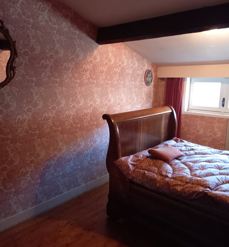 Frankrijk -Sud-Ouest- Nouvelle-Aquitaine -Gironde eerste verdieping - die rose kamer1