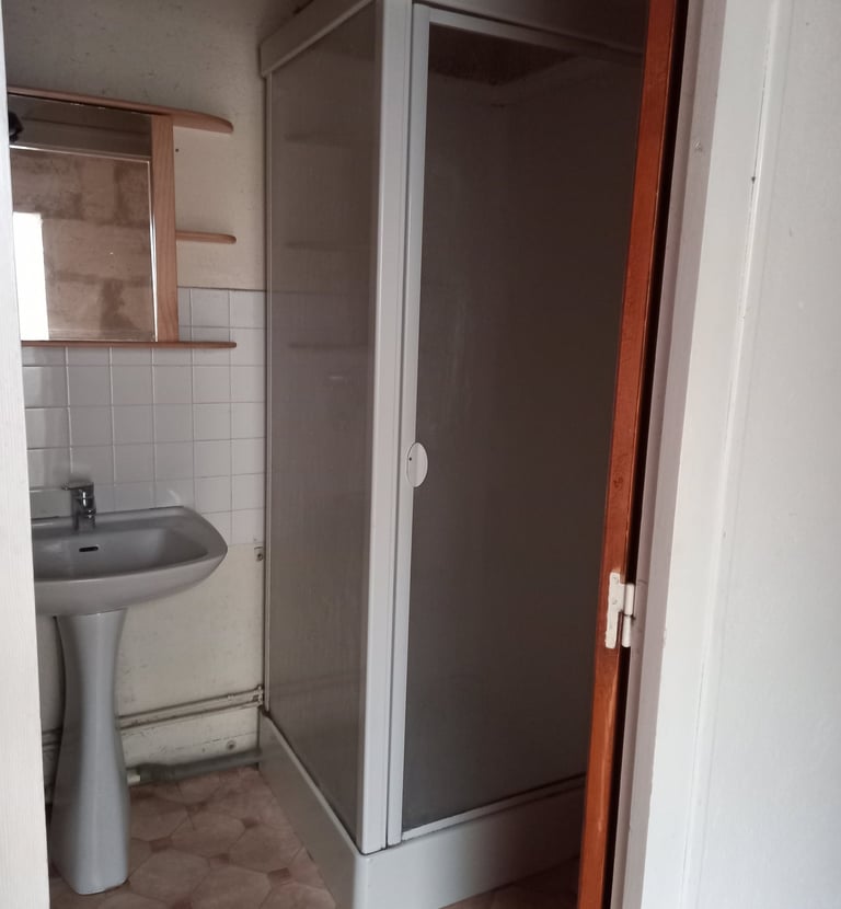 Frankrijk -Sud-Ouest- Nouvelle-Aquitaine -Gironde eerste verdieping - Chalet - doucheruimte2