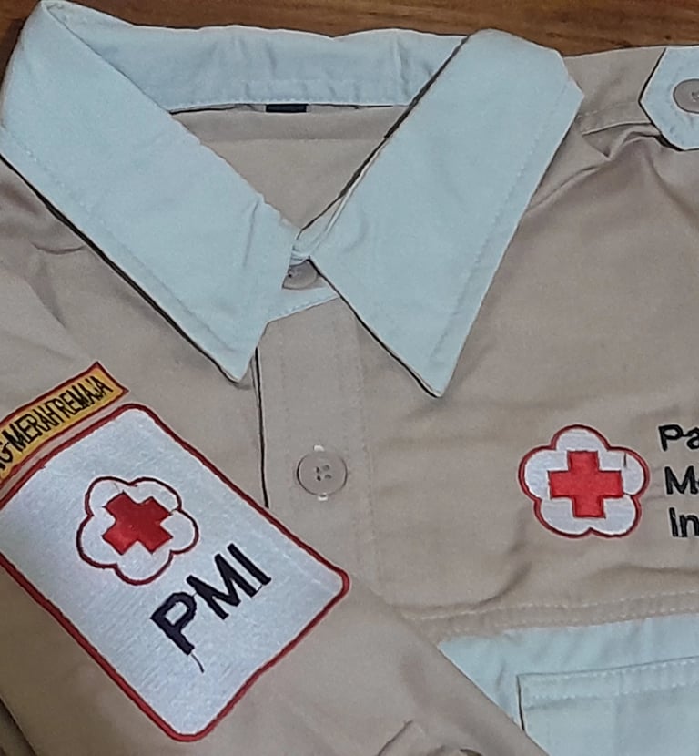 <img src="bluechip-pdh-pmi-pmr-1.webp" alt="konveksi-kemeja-pdh-murah"/>