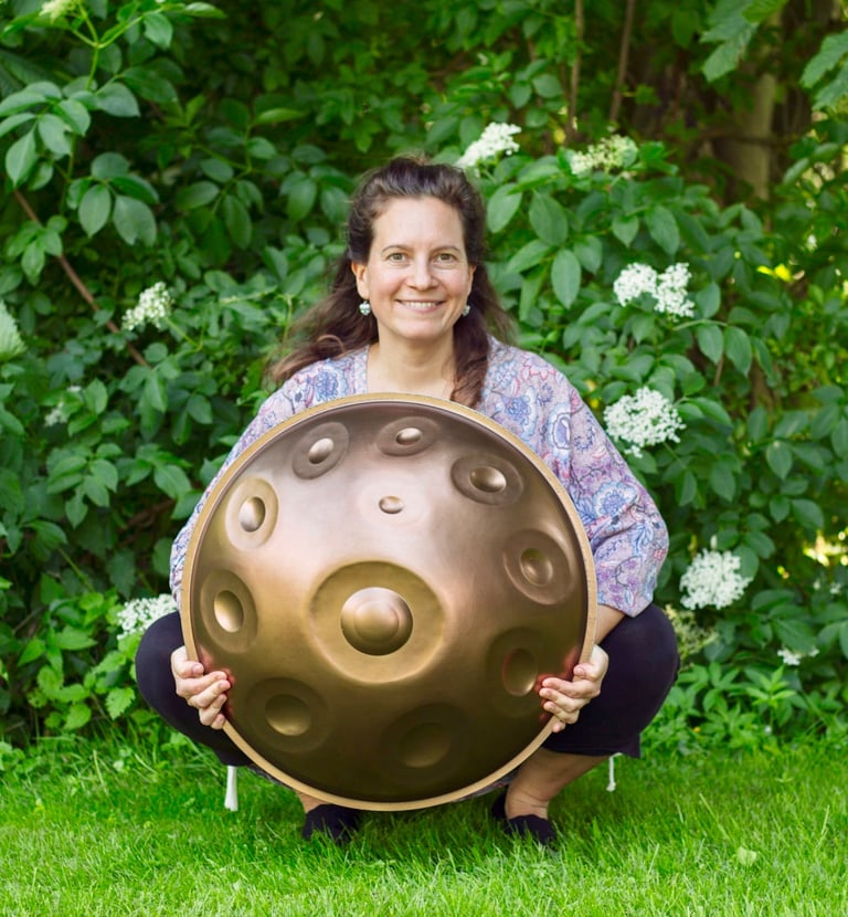 Melanie Albers Handpan Dithmarschen Schleswig Holstein Workshops Klangmassage Klangbad