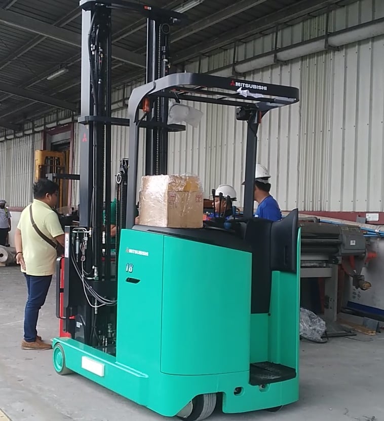 RBS2 Reach Truck