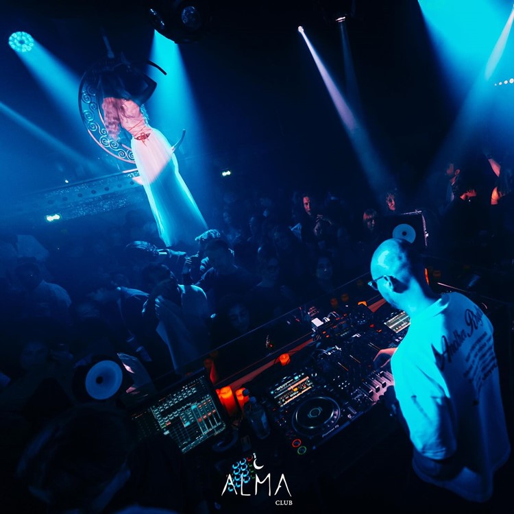 alma club paris best club paris