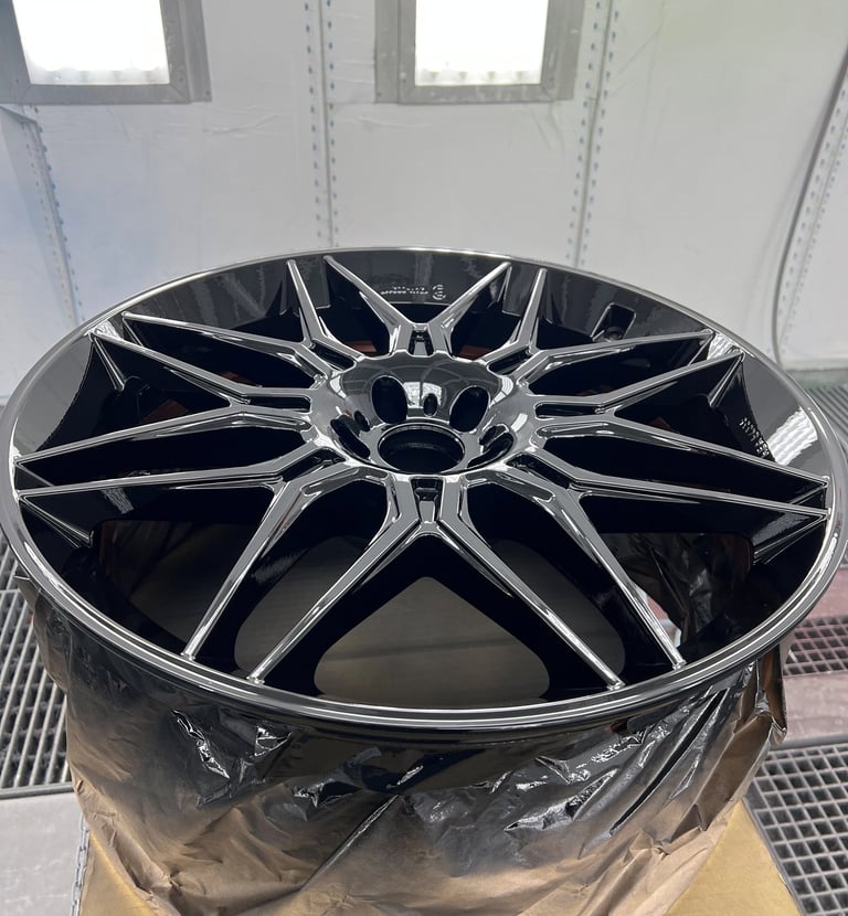 Felgenlackierung,Felgen lackieren, Felgen Duisburg,Lackiererei Duisburg,Smart Repair Duisburg
