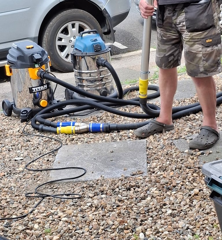 Twin vacuum gutter cleaning system for max power, easy storage and backup as i carry a spare.