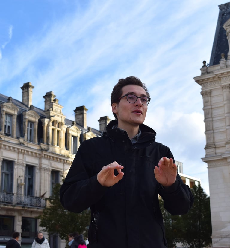 visit poitiers with 1122
