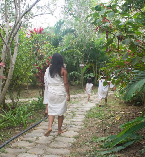 Indigenas en Taironaka en Don Diego Sierra Nevada de Santa Marta