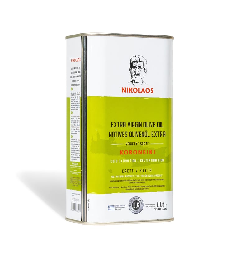 Das Foto zeigt eine Dose extra natives Olivenöl mit der Bezeichnung "NIKOLAOS". Es ist ein kaltgepre