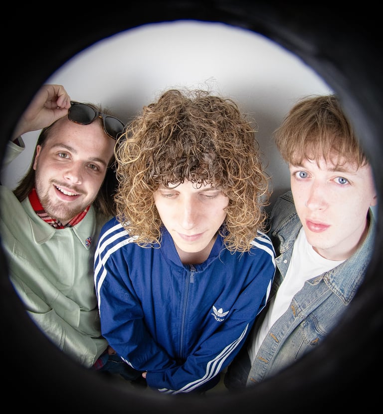 Image of Soaked band with fisheye effect