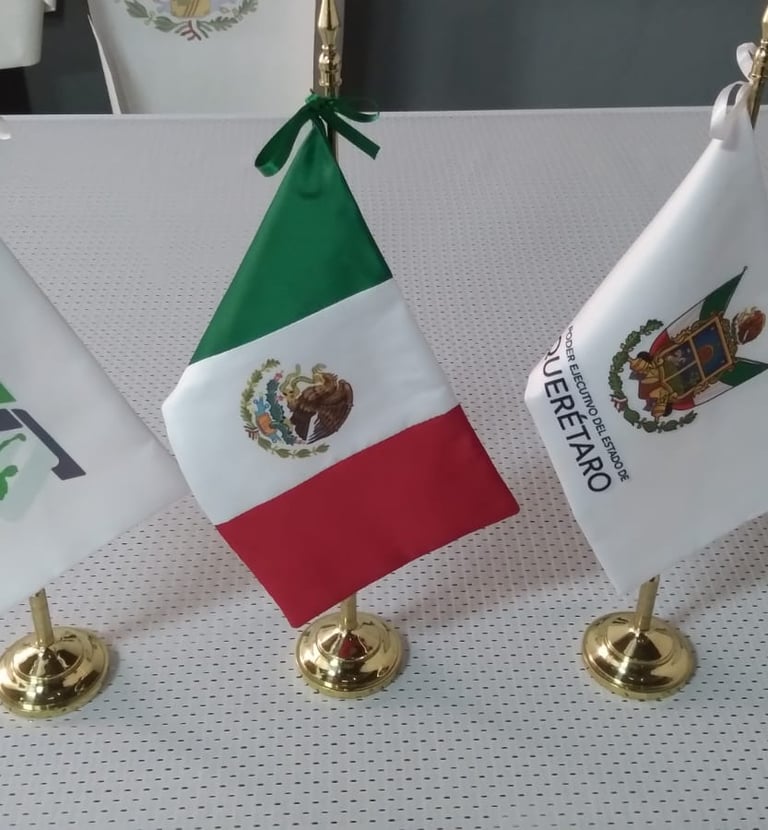 Banderas de escritorio con asta