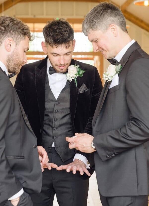 groom photo