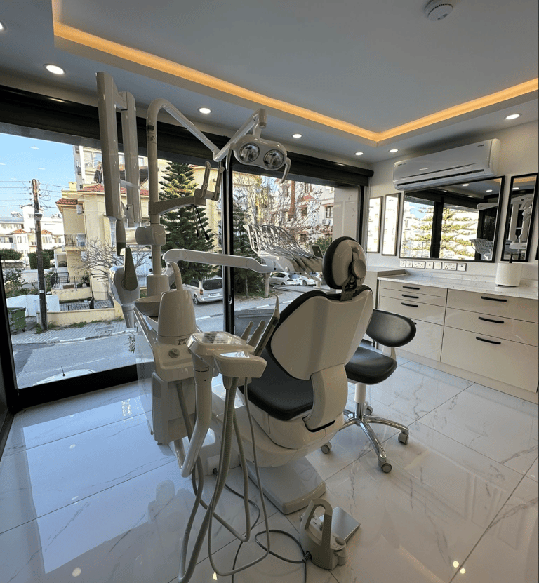 Girne, Kıbrıs’ta uzman diş hekimi Dr. Dt. Kemal Güldüren | Diş teli, ortodonti, şeffaf plak.