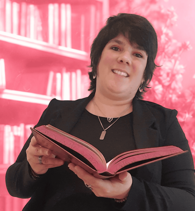 Wendy Baqué, chroniqueuse littéraire - un livre rose ouvert et un fond fleuri