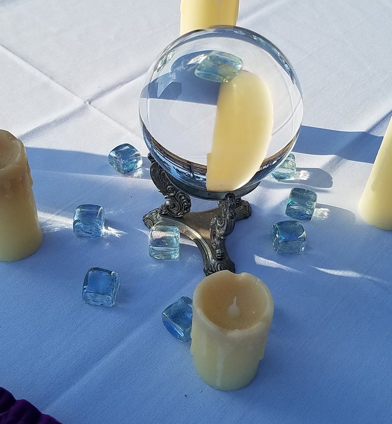 Fortuneteller tarot card reader psychic