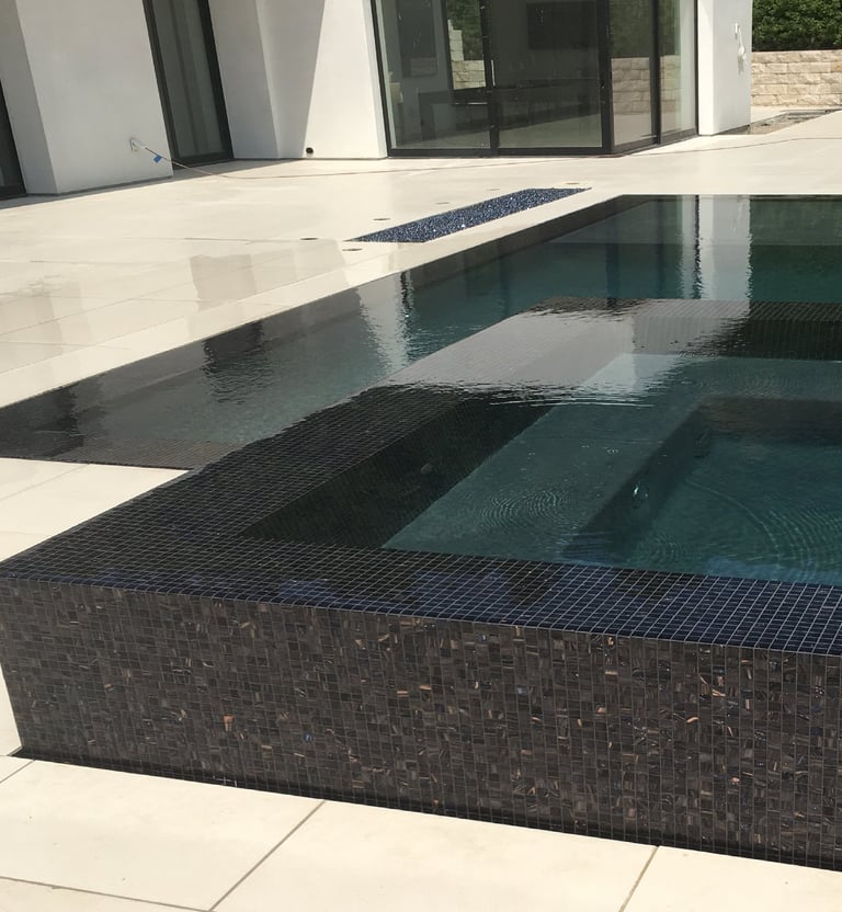 perimeter flow swimming pool with perimeter flow spa
