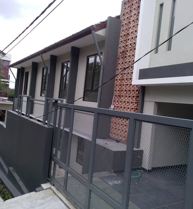 <img src="kusen-aluminium.jpg" alt="Kusen Aluminium Kokoh dan Anti Karat - Jasa Aluminium Lampung">