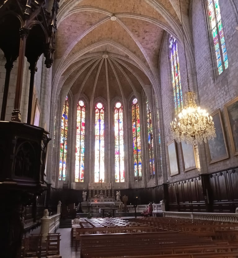 The nave of Lodève Cathedral