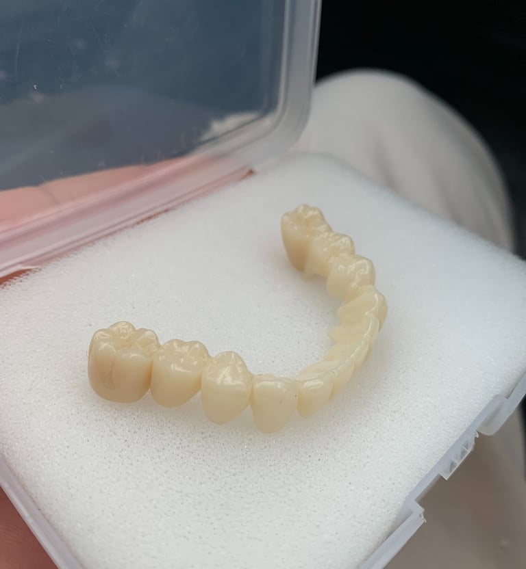 Todo tipo de estructuras fresadas en Pruebas de plástico y provisionales en PMMA