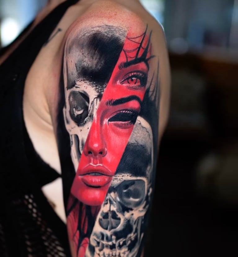 Tatuaje artístico de rostro con calaveras y colores realistas – Estudio de tatuajes Dasa Ink