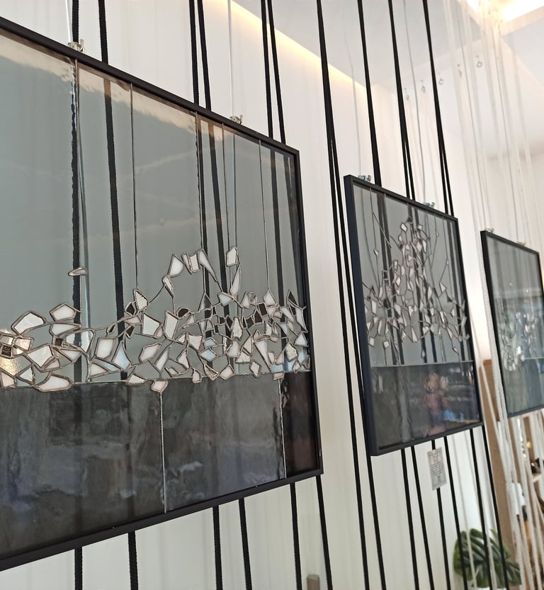 Tableau de verre, vitrail, tiffany, verre, blanc, noir, gris, abstrait